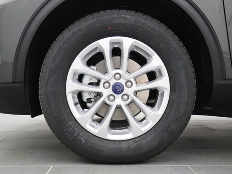  Ford Kuga Titanium 225PS Plug-in-Hybrid Aut. in Magnetic Grau 