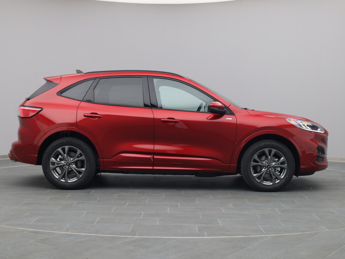  Ford Kuga ST-Line 225PS Plug-in-Hybrid Aut. in Lucid Rot von Rechts