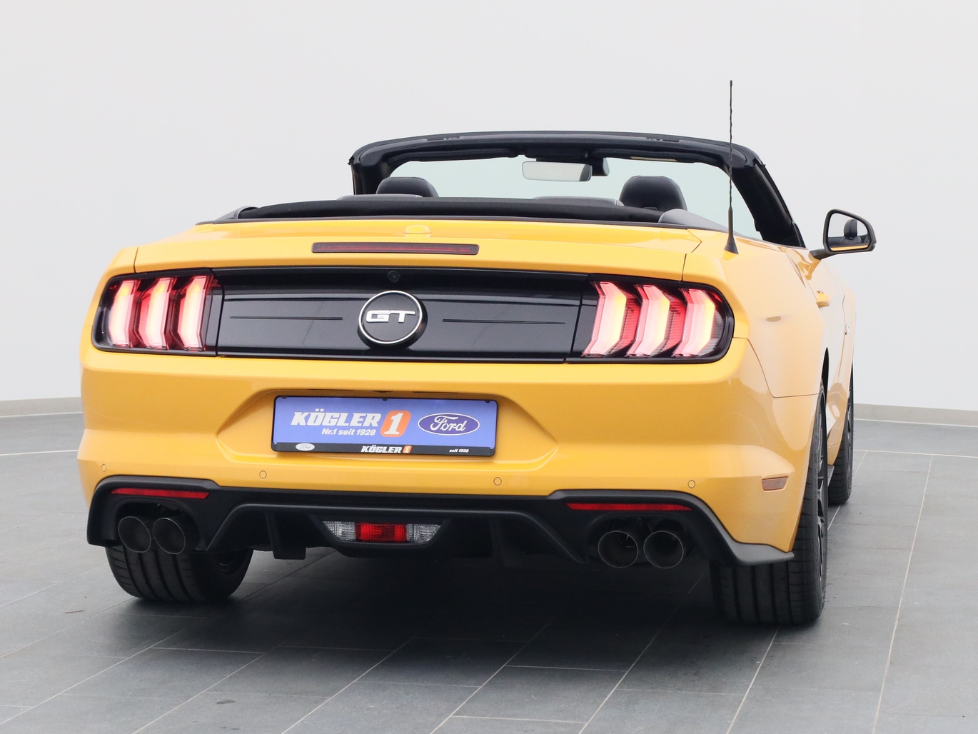  Ford Mustang GT Cabrio V8 450PS / Premium 2 in Cyber Orange 