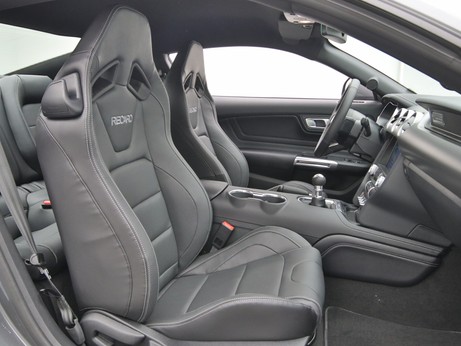  Ford Mustang GT Coupé V8 450PS / Premium 2 / Recaro in Carbonized Gray 