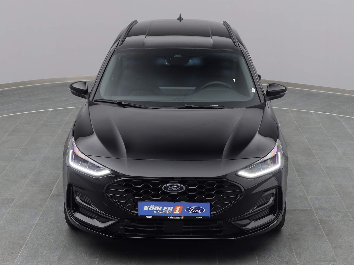  Ford Focus Turnier ST-Line Design 125PS Hybrid in Agate Black 
