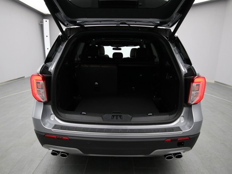  Ford Explorer Platinum 457PS Plug-in-Hybrid / AHK in Iconic Silver 