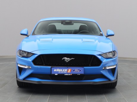Frontansicht eines Ford Mustang GT Coupé V8 450PS / Premium 2 in Grabber Blue 