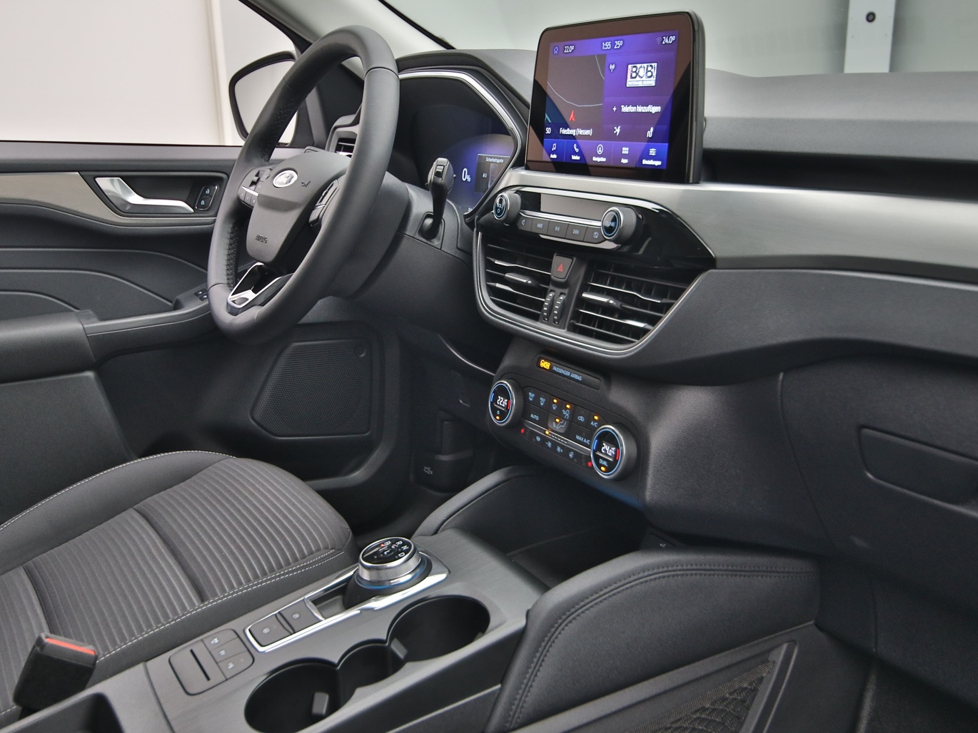  Ford Kuga Titanium 225PS Plug-in-Hybrid Aut. in Solarsilber 