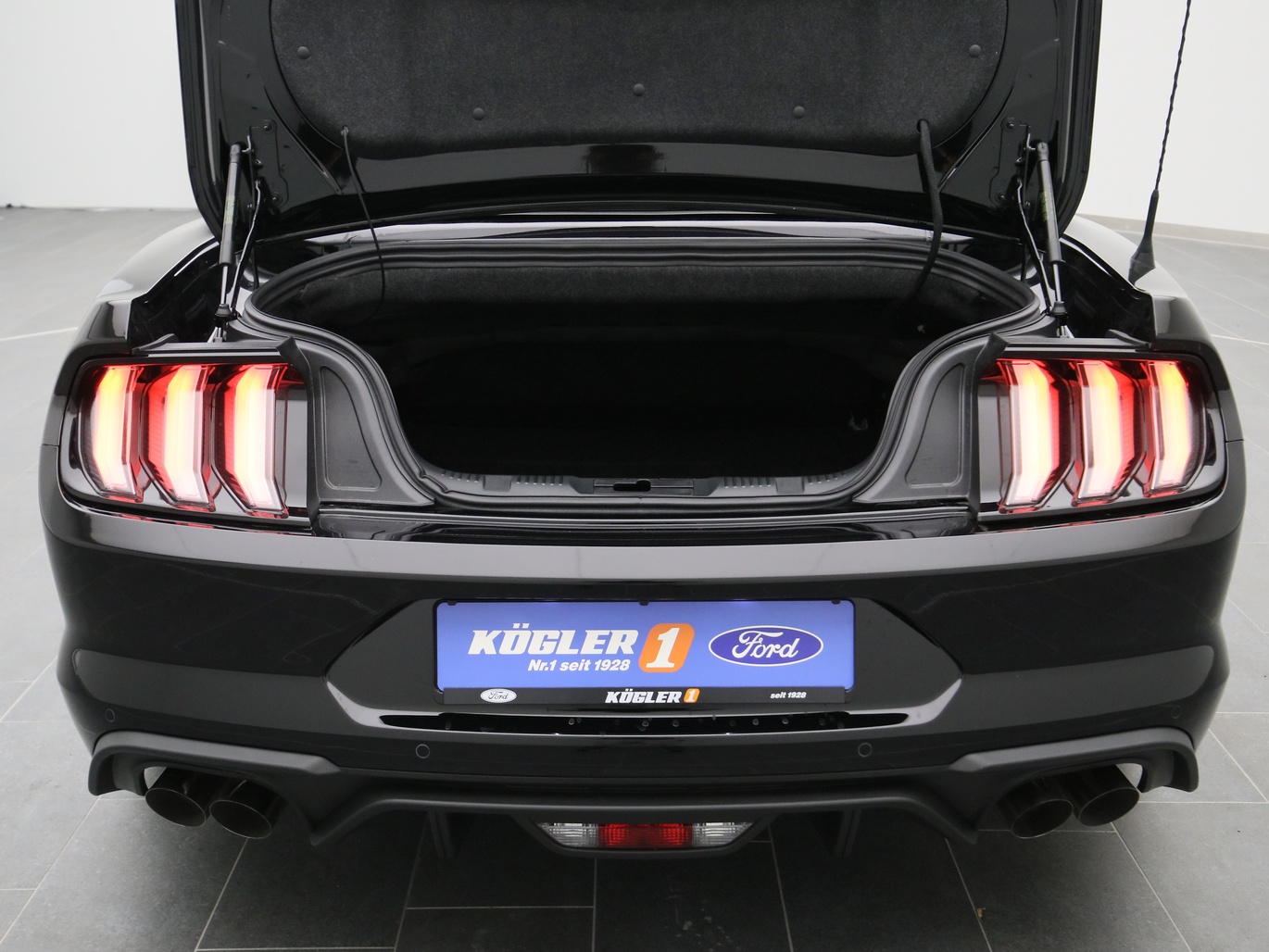  Ford Mustang GT Cabrio V8 450PS / Premium 4 / B&O in Iridium Schwarz 