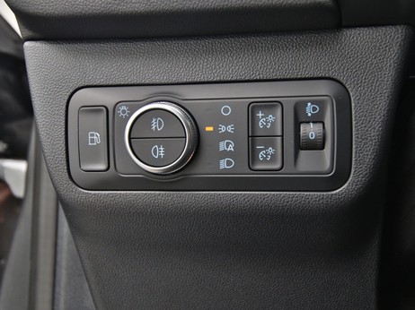  Ford Kuga Titanium 225PS Plug-in-Hybrid Aut. in Magnetic Grau 