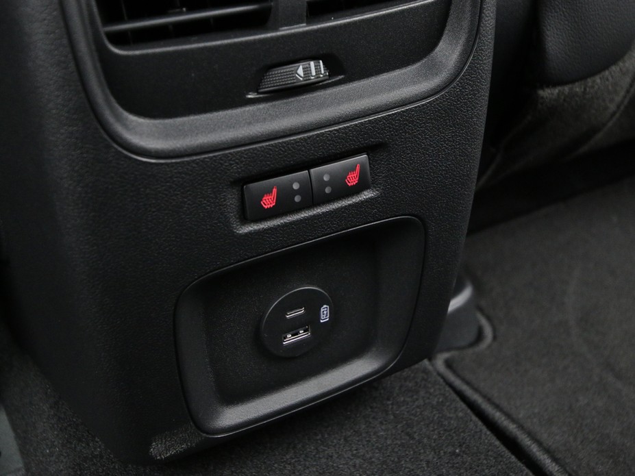  Ford Kuga Titanium X 225PS Plug-in-Hybrid Aut. in Agate Black 