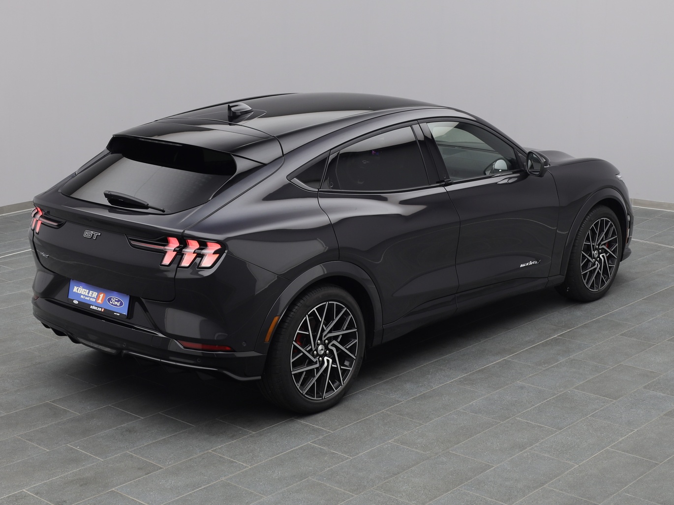  Ford Mustang Mach-E GT 487PS AWD / Panorama / ACC in Dark Matter Grey 