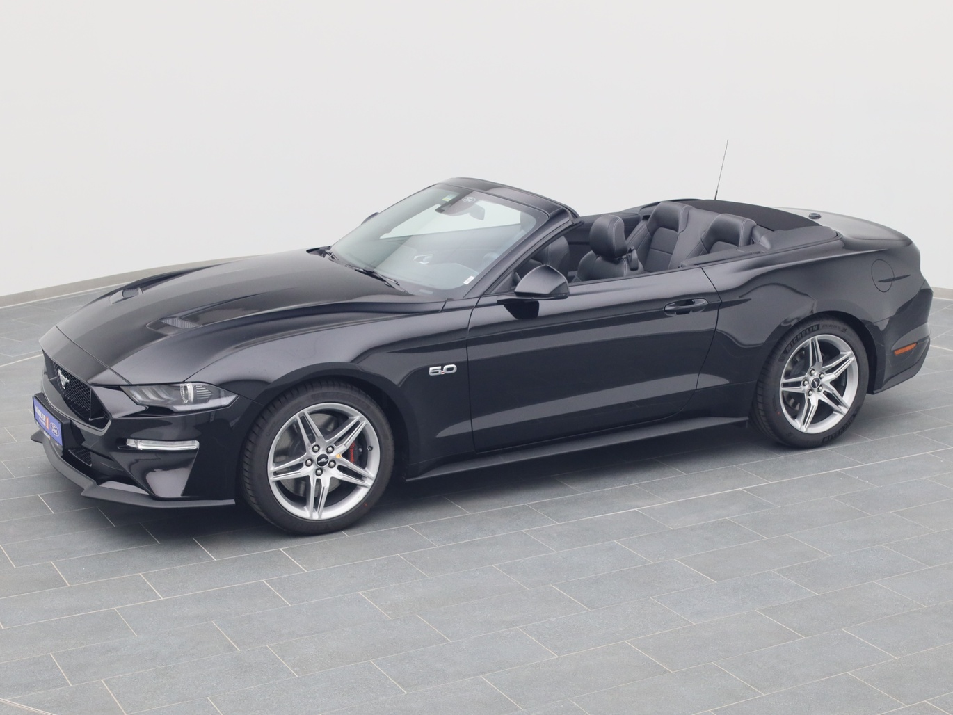  Ford Mustang GT Cabrio V8 450PS / Premium 4 / B&O in Iridium Schwarz 