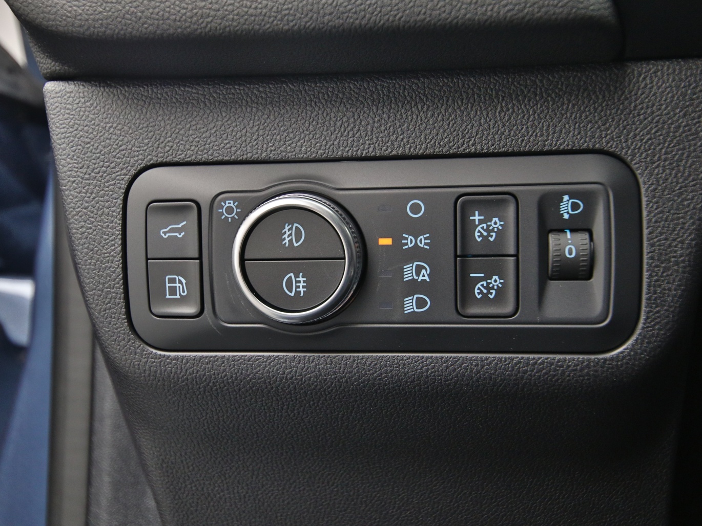  Ford Kuga Titanium X 225PS Plug-in-Hybrid Aut. in Chrome Blue 