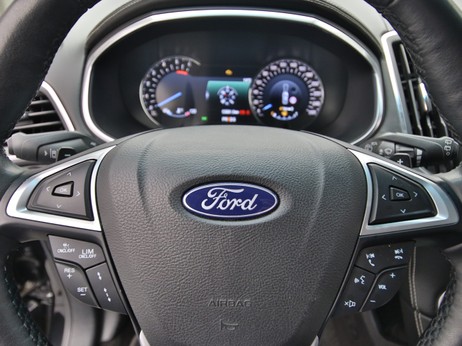  Ford Edge Vignale 209PS Aut. 4X4 / ACC / Panorama in Iridium Schwarz 