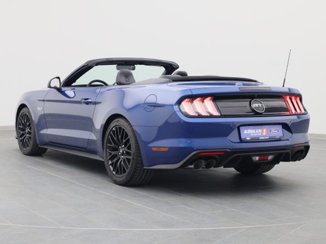  Ford Mustang GT Cabrio V8 450PS / Premium 2 / Magne in Atlas Blau 