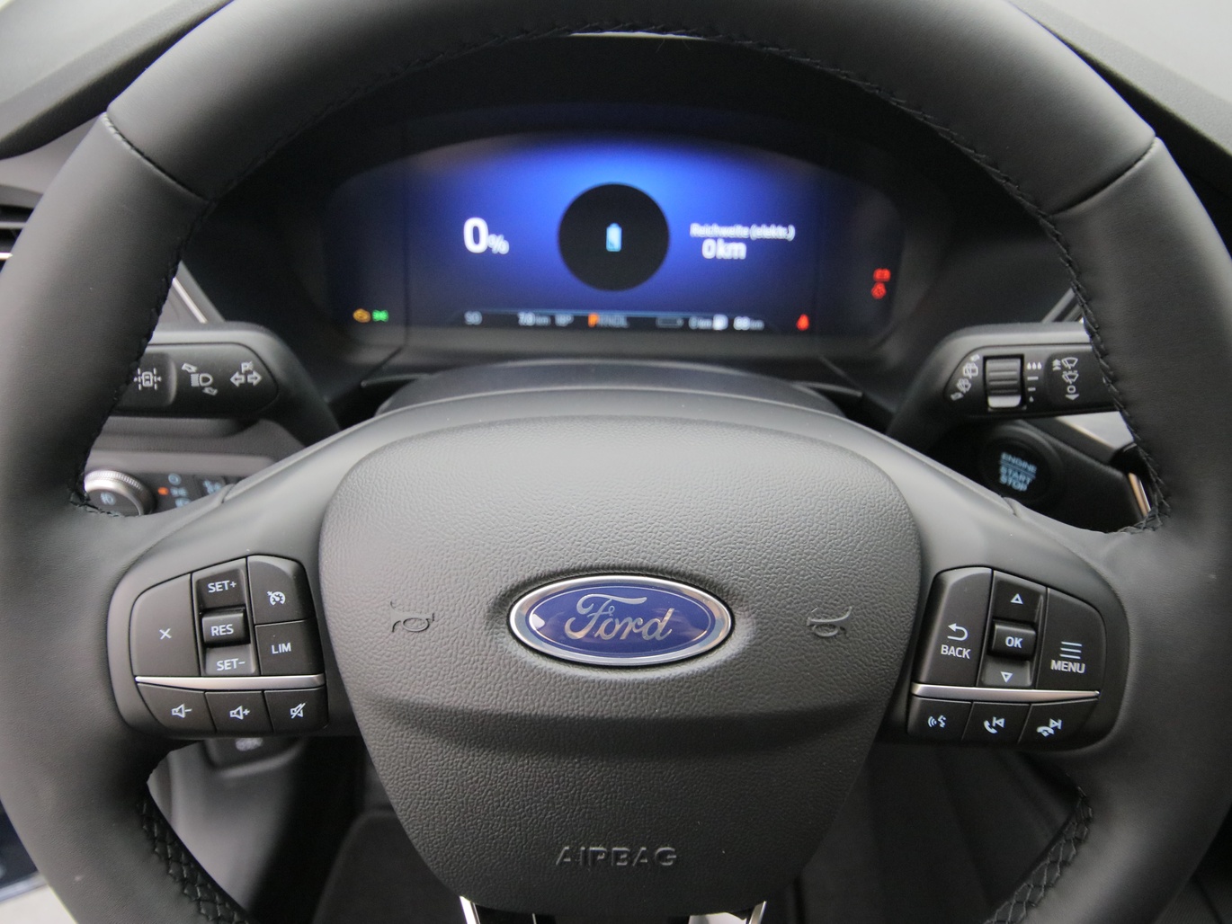  Ford Kuga Titanium 225PS Plug-in-Hybrid Aut. in Chrome Blue 
