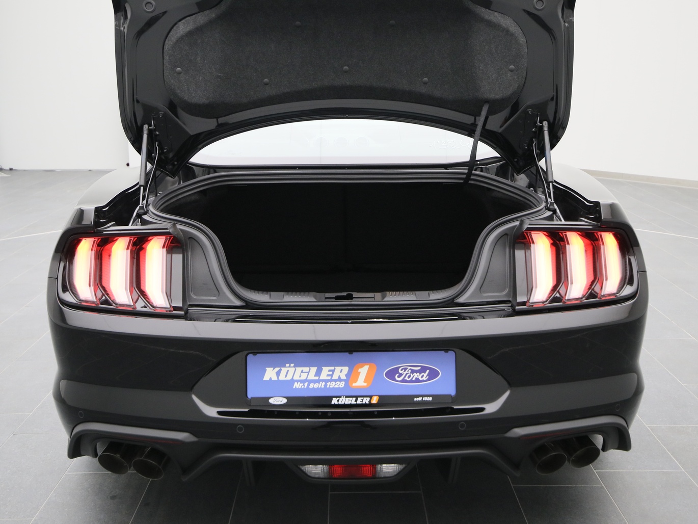  Ford Mustang GT Coupé V8 450PS / Premium 2 / B&O in Iridium Schwarz 