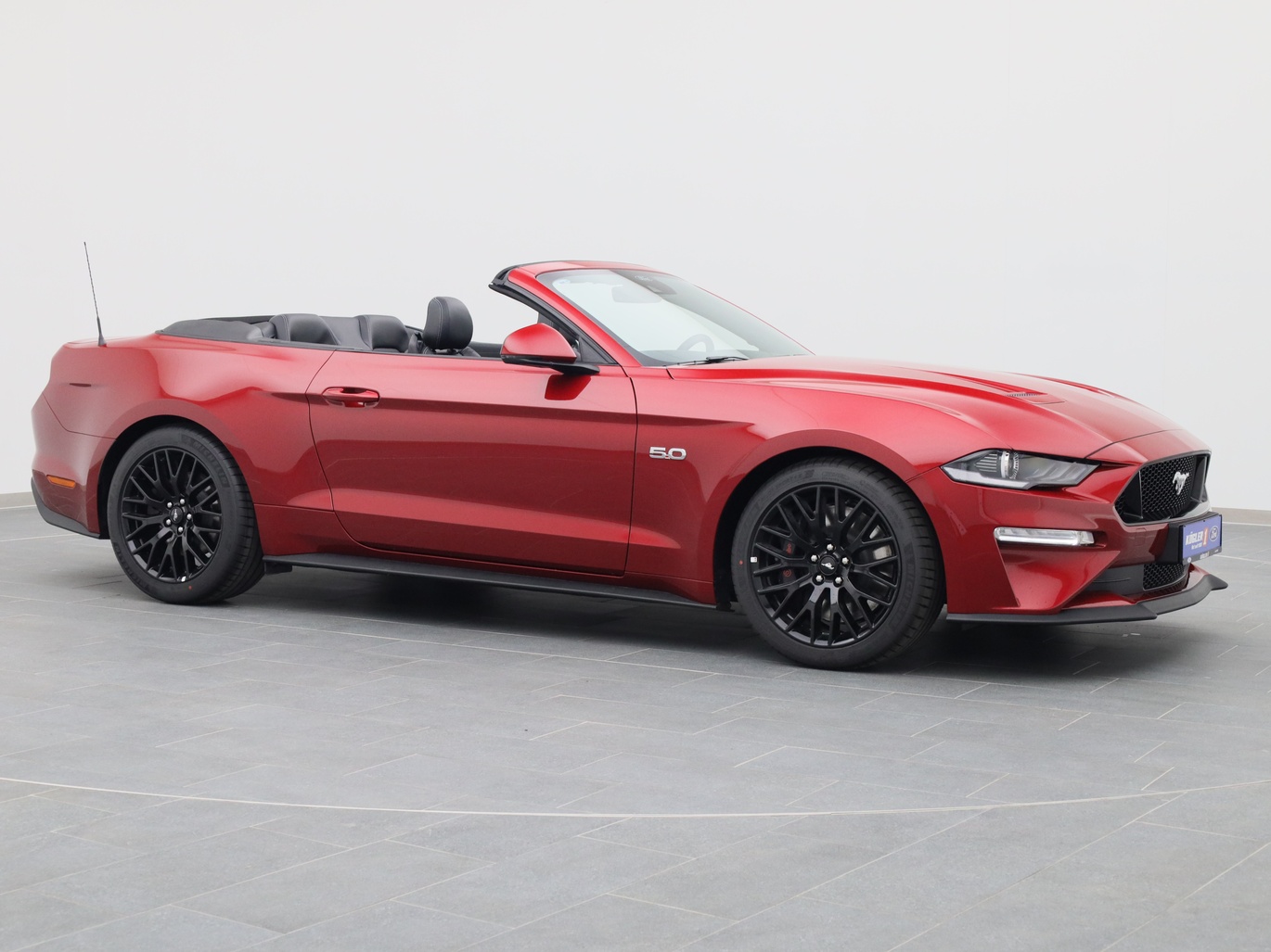  Ford Mustang GT Cabrio V8 450PS / Premium 2 / Magne in Lucid Rot 
