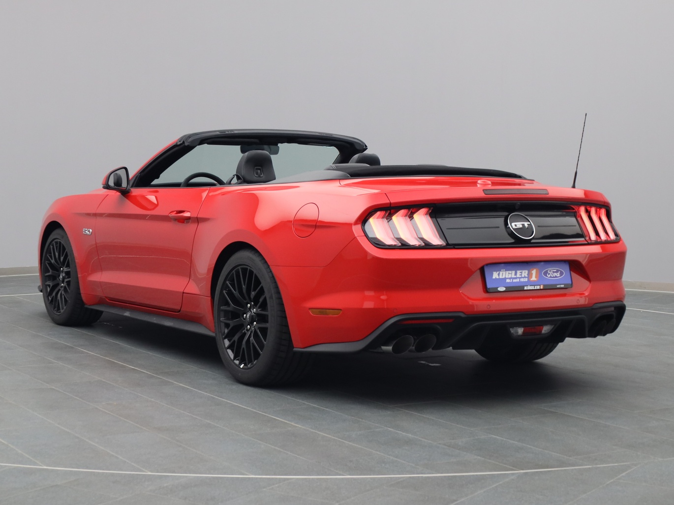  Ford Mustang GT Cabrio V8 450PS / Premium 2 / Magne in Race-rot 