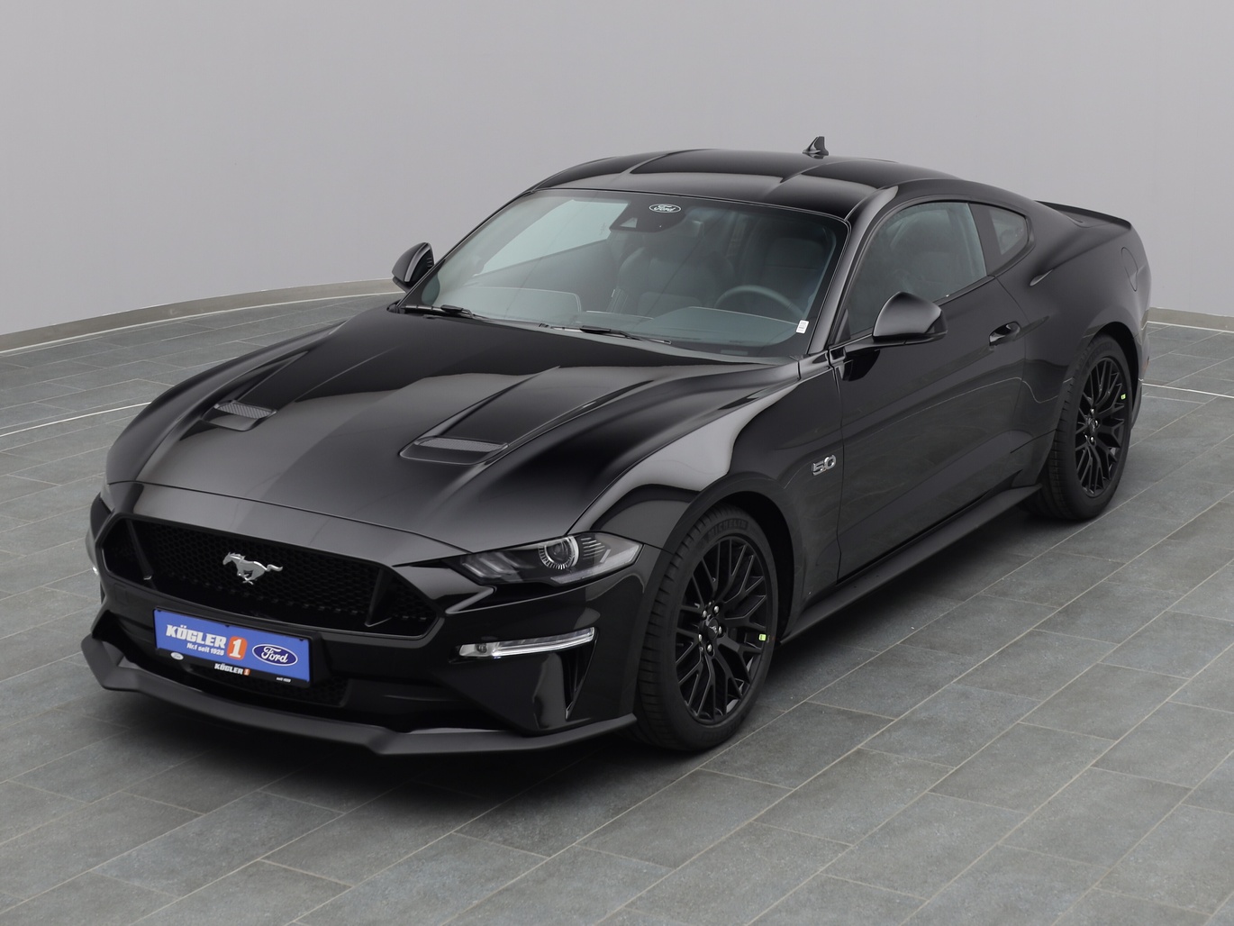  Ford Mustang GT Coupé V8 450PS Aut. / Premium 2 in Iridium Schwarz 