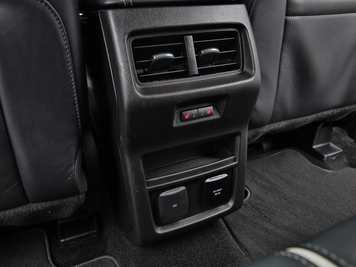  Ford Edge Vignale 210 PS Aut. 4X4 / Standheiz. / Parkass. in Iridium Schwarz 