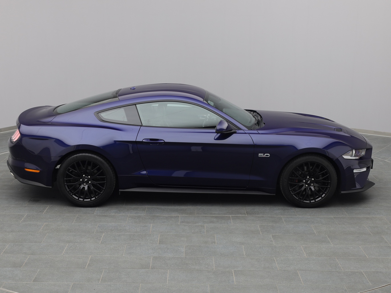  Ford Mustang GT Coupé V8 450PS Aut. / Premium-Paket 2 in Kona Blau 