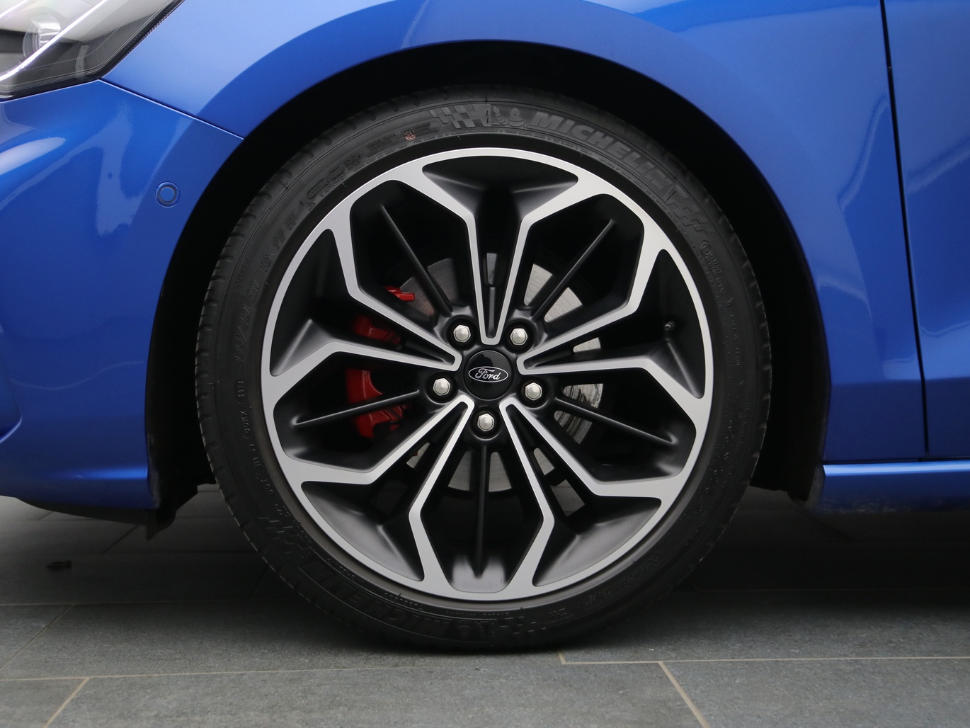  Ford Focus ST-Line 150PS Aut. / Design-P. / Komfort-P. in Dynamic Blau 