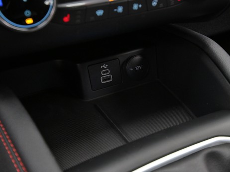  Ford Kuga ST-Line 150PS / Winter-P. / Klima / Navi in Agate Black 