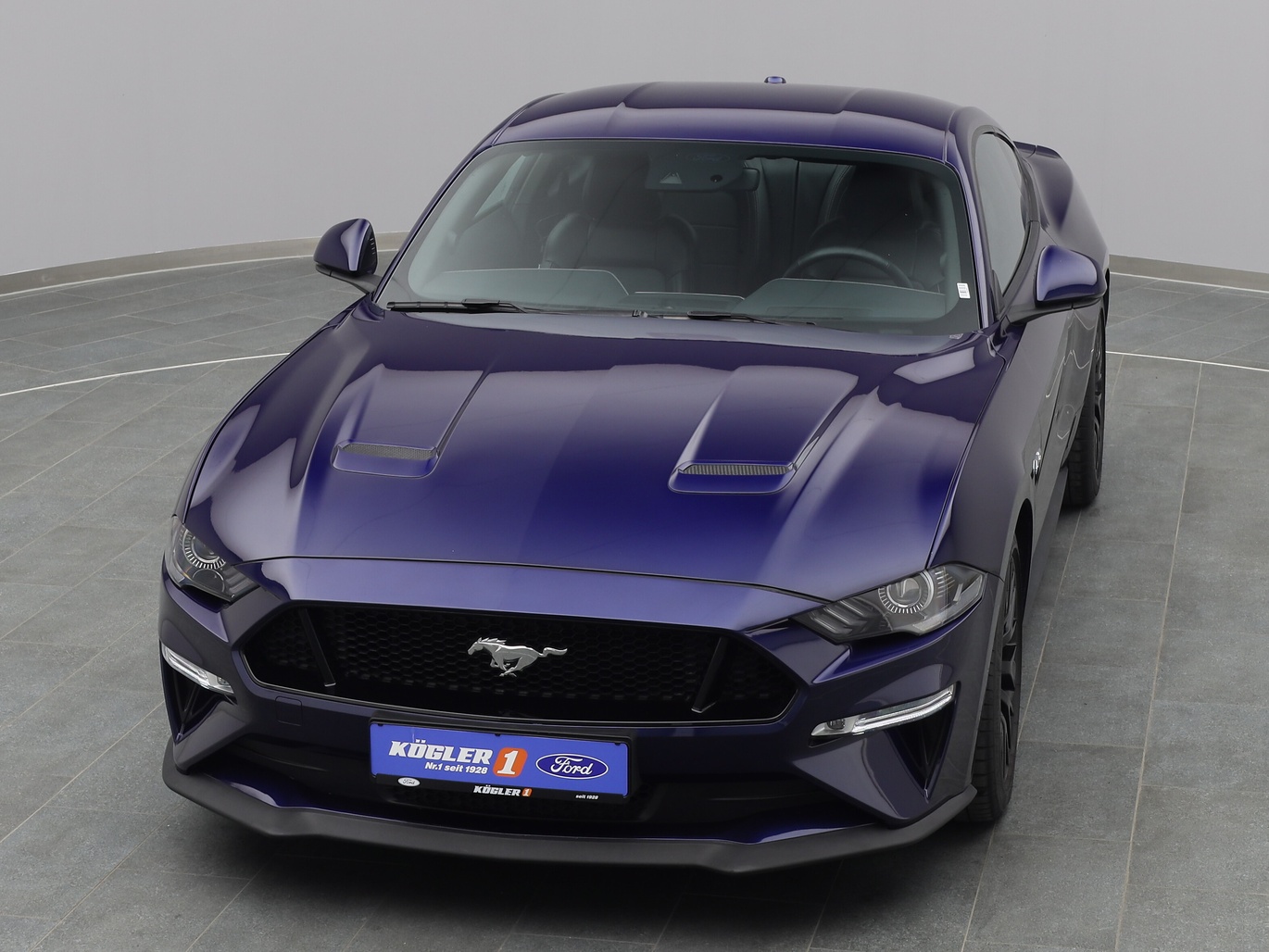  Ford Mustang GT Coupé V8 450PS Aut. / Premium-Paket 2 in Kona Blau 