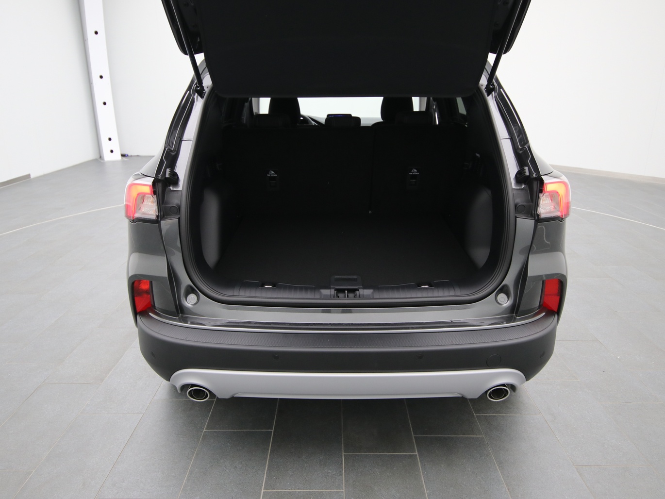  Ford Kuga Titanium 190PS Full-Hybrid Aut. 4x4 in Magnetic Grau 