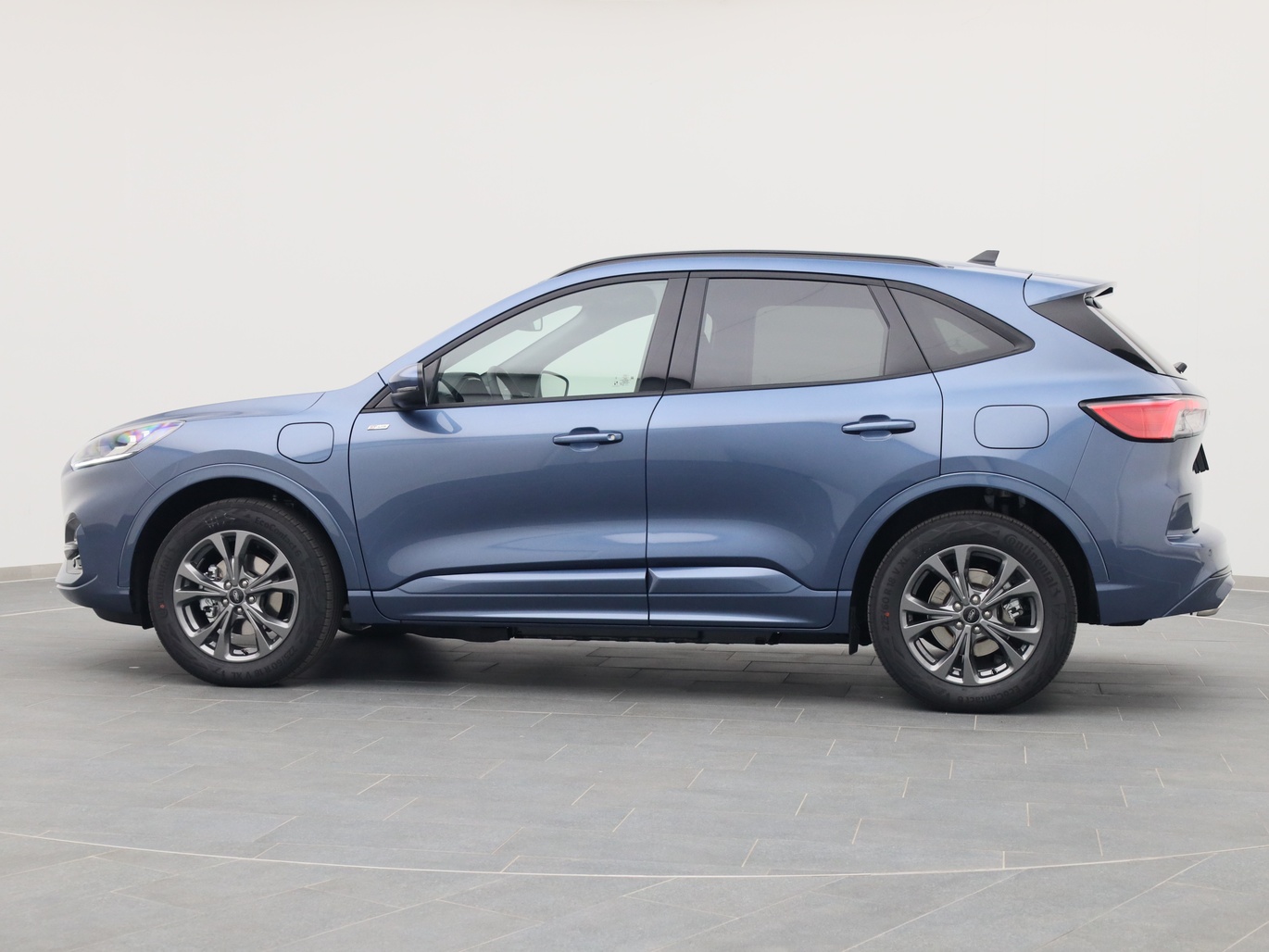  Ford Kuga ST-Line X 225PS Plug-in-Hybrid Aut. in Chrome Blue von Links