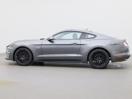  Ford Mustang GT Coupé V8 450PS / Premium 2 / Magne in Carbonized Gray von Links
