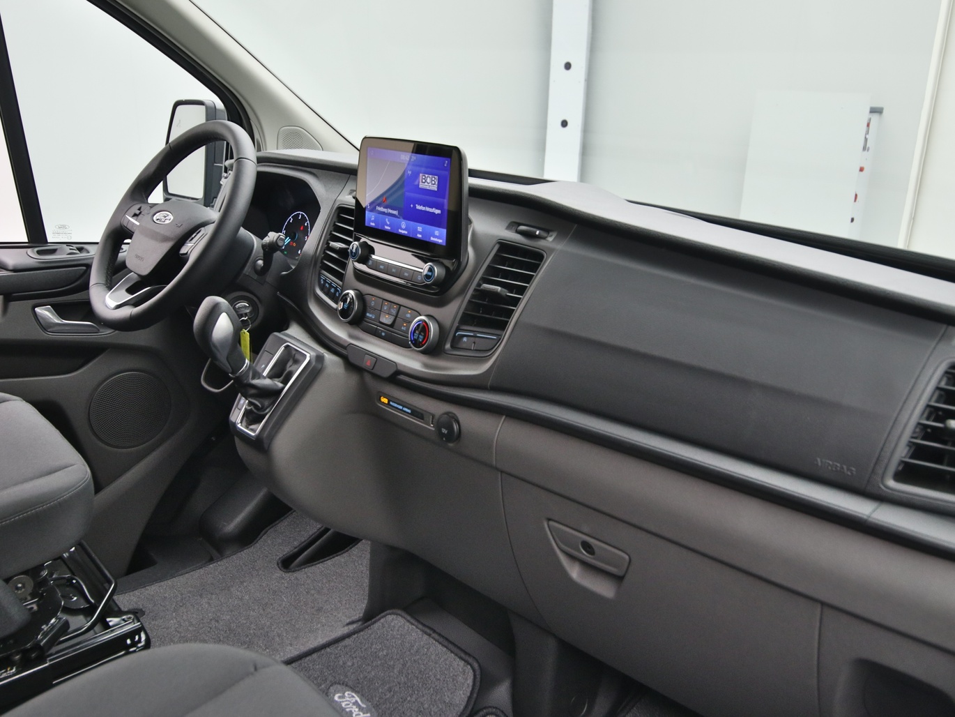  Ford Transit Nugget Hochdach 185PS Aut. / Sicht-P3 in Magnetic Grau 