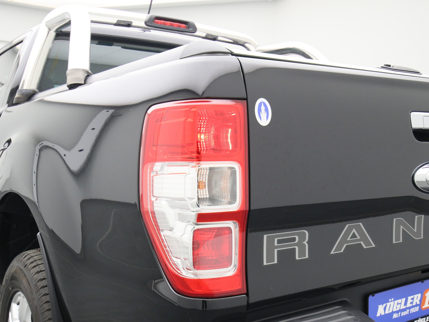  Ford Ranger DoKa Limited 213PS / AHK / PDC / Rollo in Agate Black 