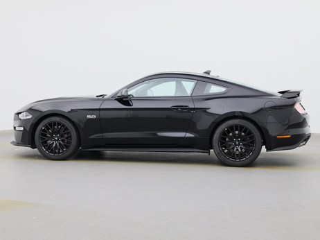  Ford Mustang GT Coupé V8 450PS / Premium 2 / Magne in Iridium Schwarz von Links
