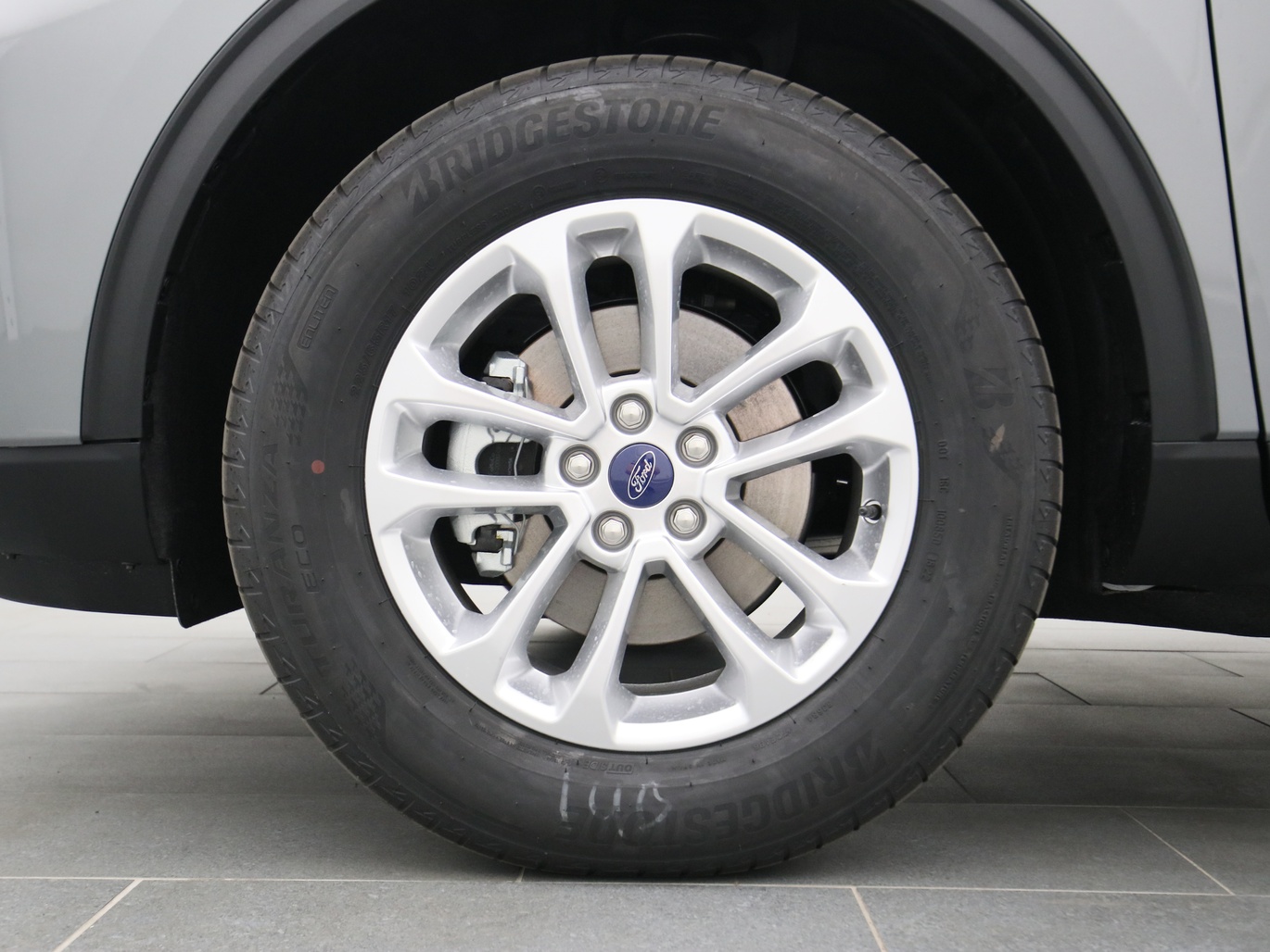  Ford Kuga Titanium 225PS Plug-in-Hybrid Aut. in Solarsilber 