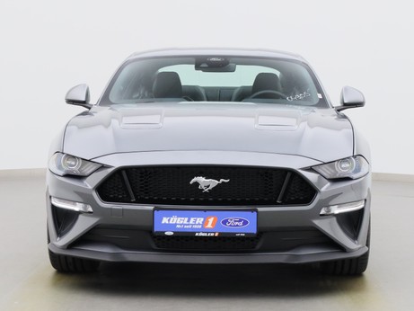 Frontansicht eines Ford Mustang GT Coupé V8 450PS / Premium 2 / B&O in Carbonized Gray 