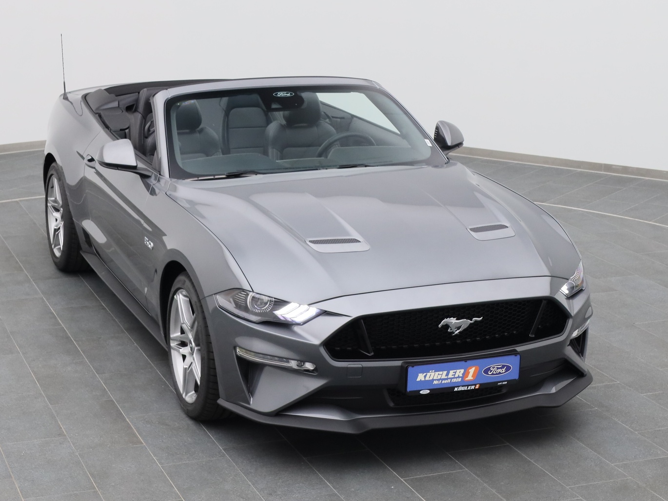  Ford Mustang GT Cabrio V8 450PS Aut. / Premium 4 in Carbonized Gray 