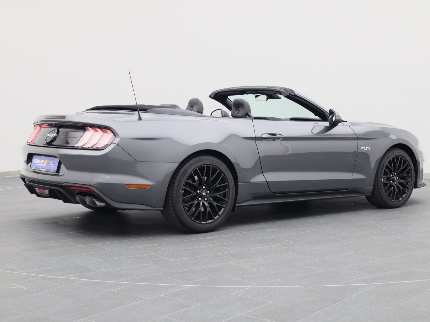  Ford Mustang GT Cabrio V8 450PS Aut. / Premium 2 in Carbonized Gray 