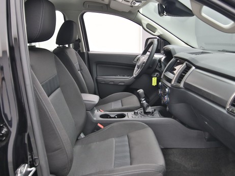  Ford Ranger DoKa XLT 4x4 170PS / AHK / PDC / Klima in Agate Black 