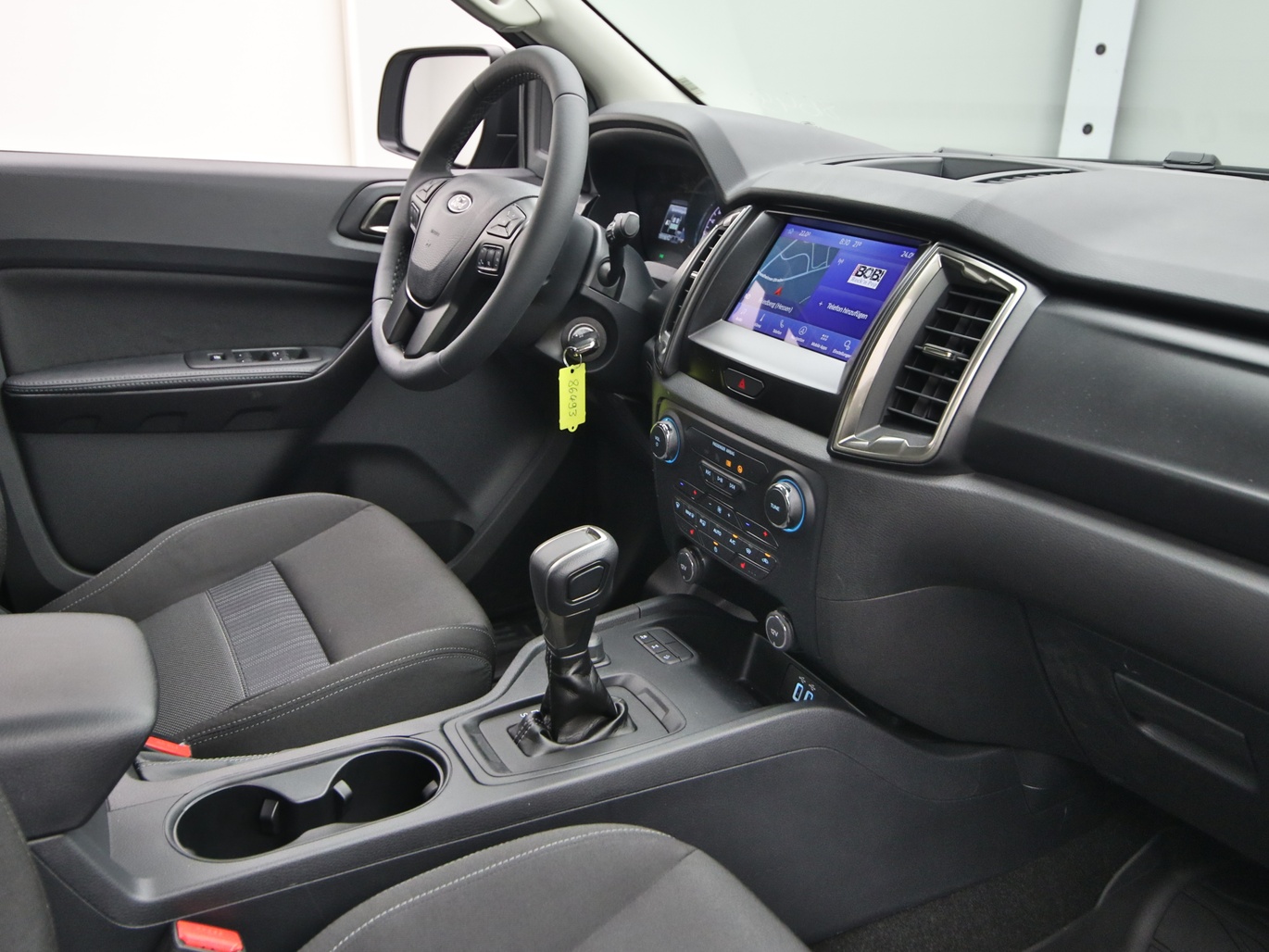  Ford Ranger DoKa Wolftrak 170PS Aut. / PDC / Klima in Royal Grau 