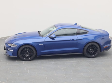  Ford Mustang GT Coupé V8 450PS / Premium 2 / Magne in Atlas Blau 
