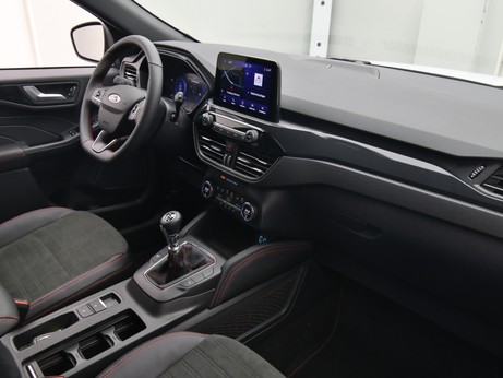  Ford Kuga ST-Line X 150PS / Winter-P. / Klima / Navi in Frost-weiß 