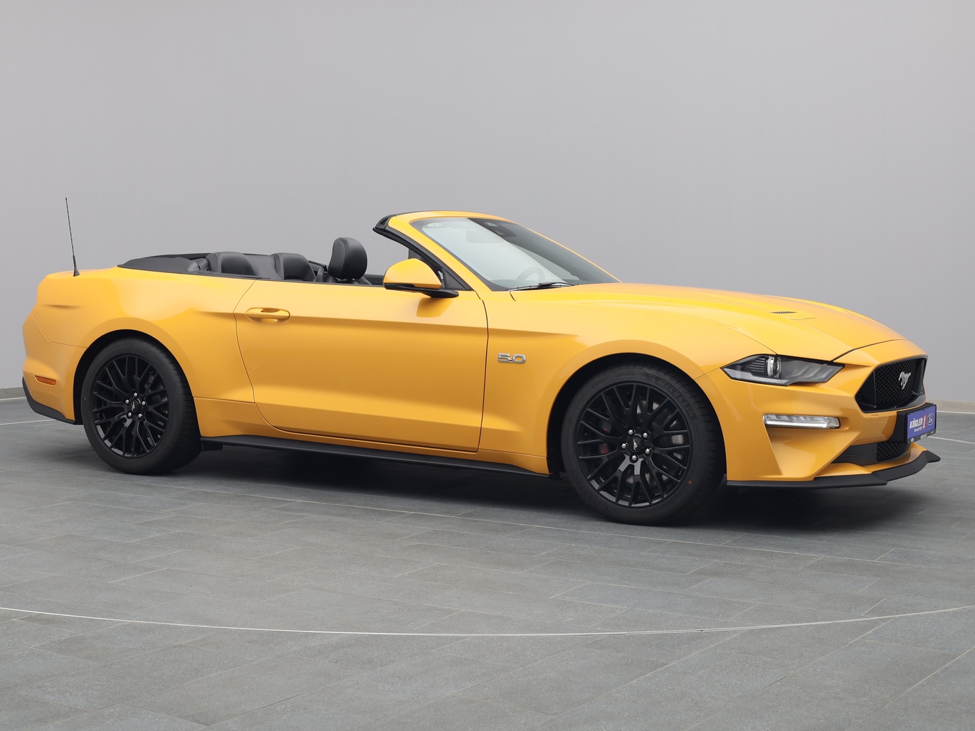  Ford Mustang GT Cabrio V8 450PS / Premium 2 / Magne in Cyber Orange 